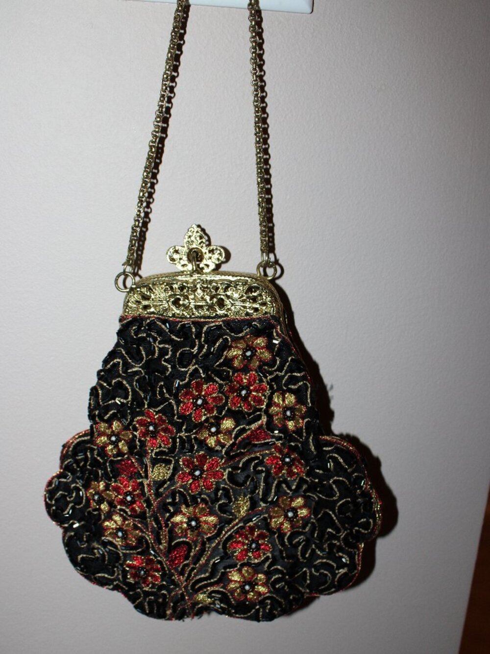 Stone-Embellished Vintage Evening Bag with Gold Chain